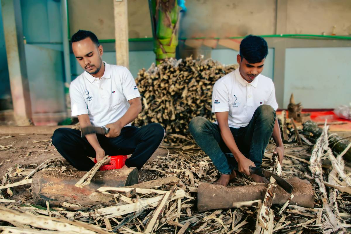 How is Oud made?